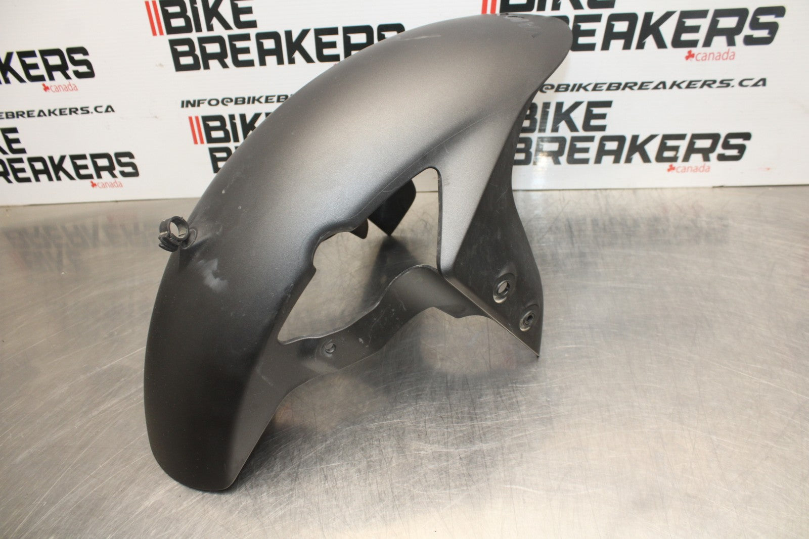 22-25 YAMAHA YZF R7 FRONT WHEEL FENDER COWL FAIRING BEB-21511-00-P3 BB769