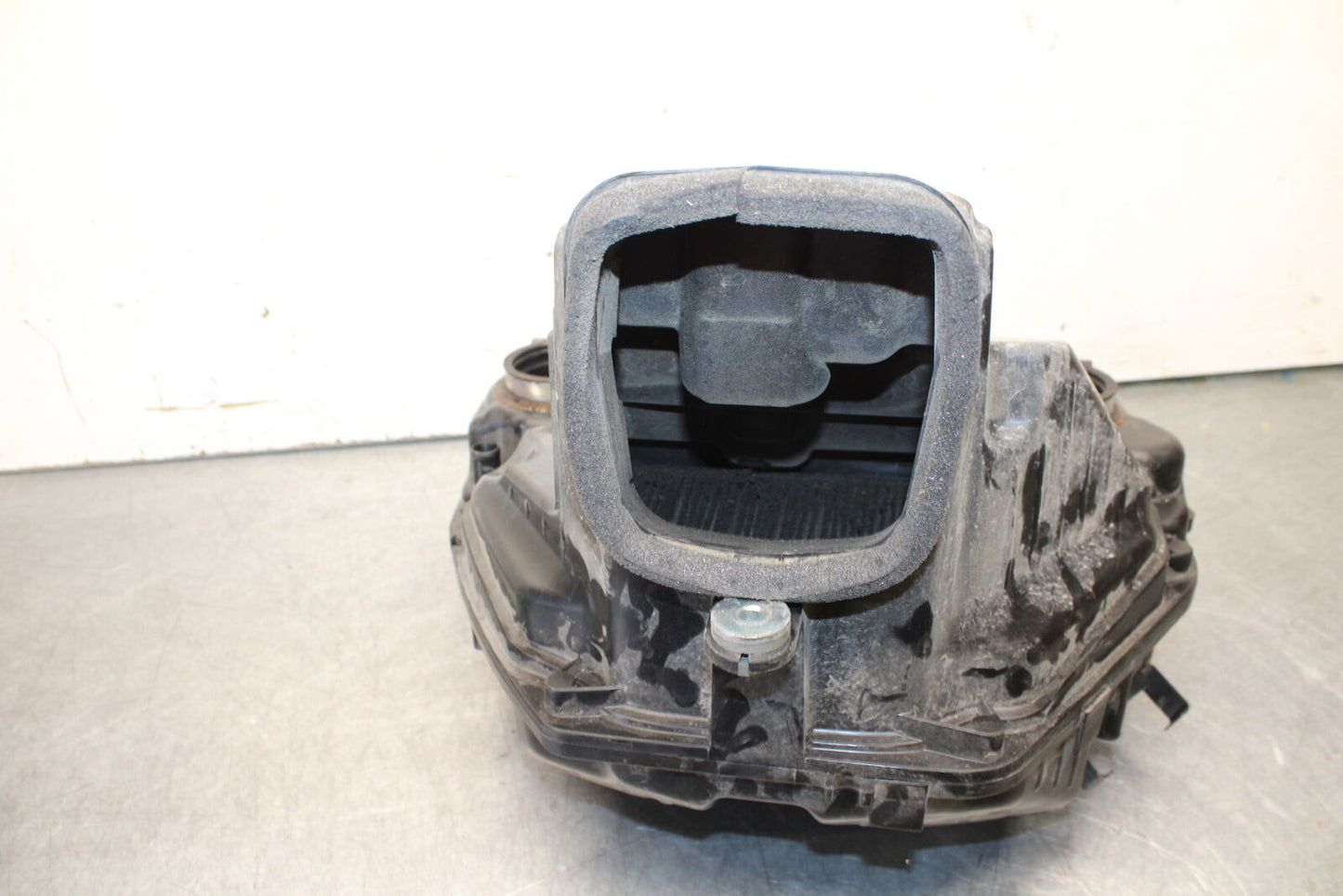 16 KAWASAKI NINJA ZX10R AIRBOX AIR INTAKE FILTER BOX 11010-0844 BB650