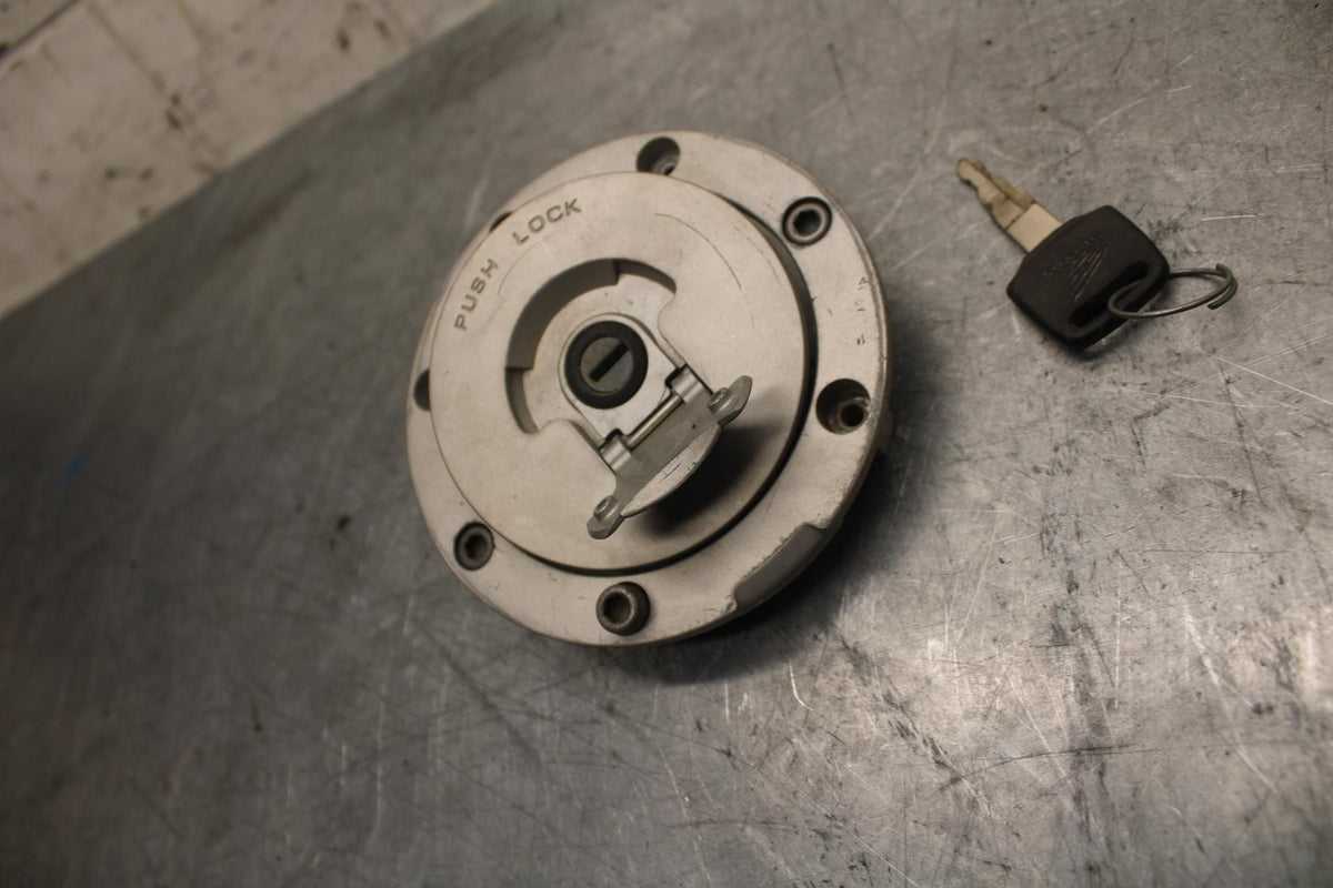 1992 Honda CBR600F2 FUEL TANK GAS CAP BB40
