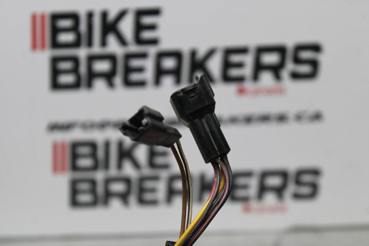 04-05 KAWASAKI NINJA ZX10R RIGHT CLIP ON HANDLE KILL OFF START SWITCHES BB163
