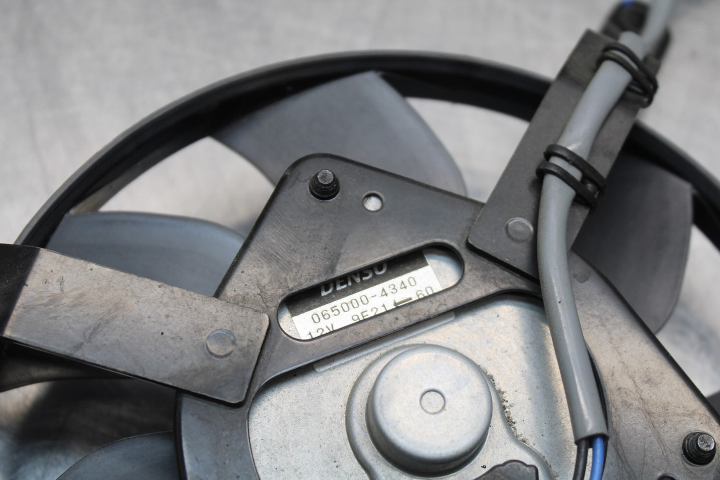 21-23 KAWASAKI NINJA ZX6R ENGINE RADIATOR COOLING FAN BB179