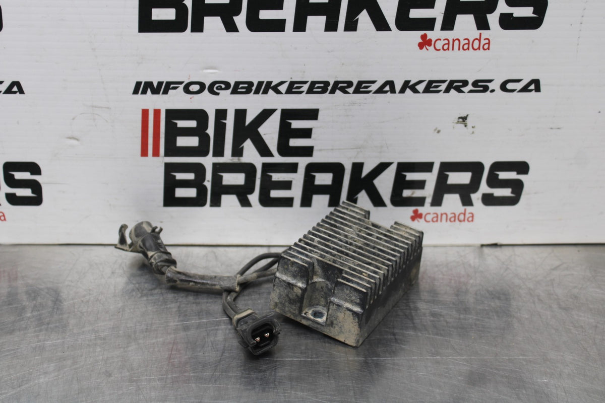 07 HARLEY-DAVIDSON SPORTSTER 1200 XL1200C RECTIFIER VOLTAGE REGULATOR  BB833