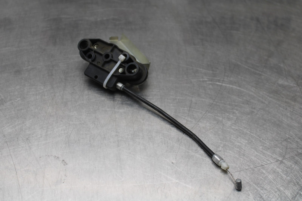 08 KAWASAKI NINJA ZX10R REAR PASSENGER SEAT LATCH LOCK ASSEMBLY BB201