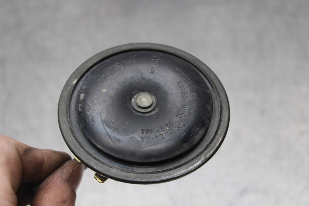 04-05 KAWASAKI NINJA ZX10R HORN SIGNAL BB163