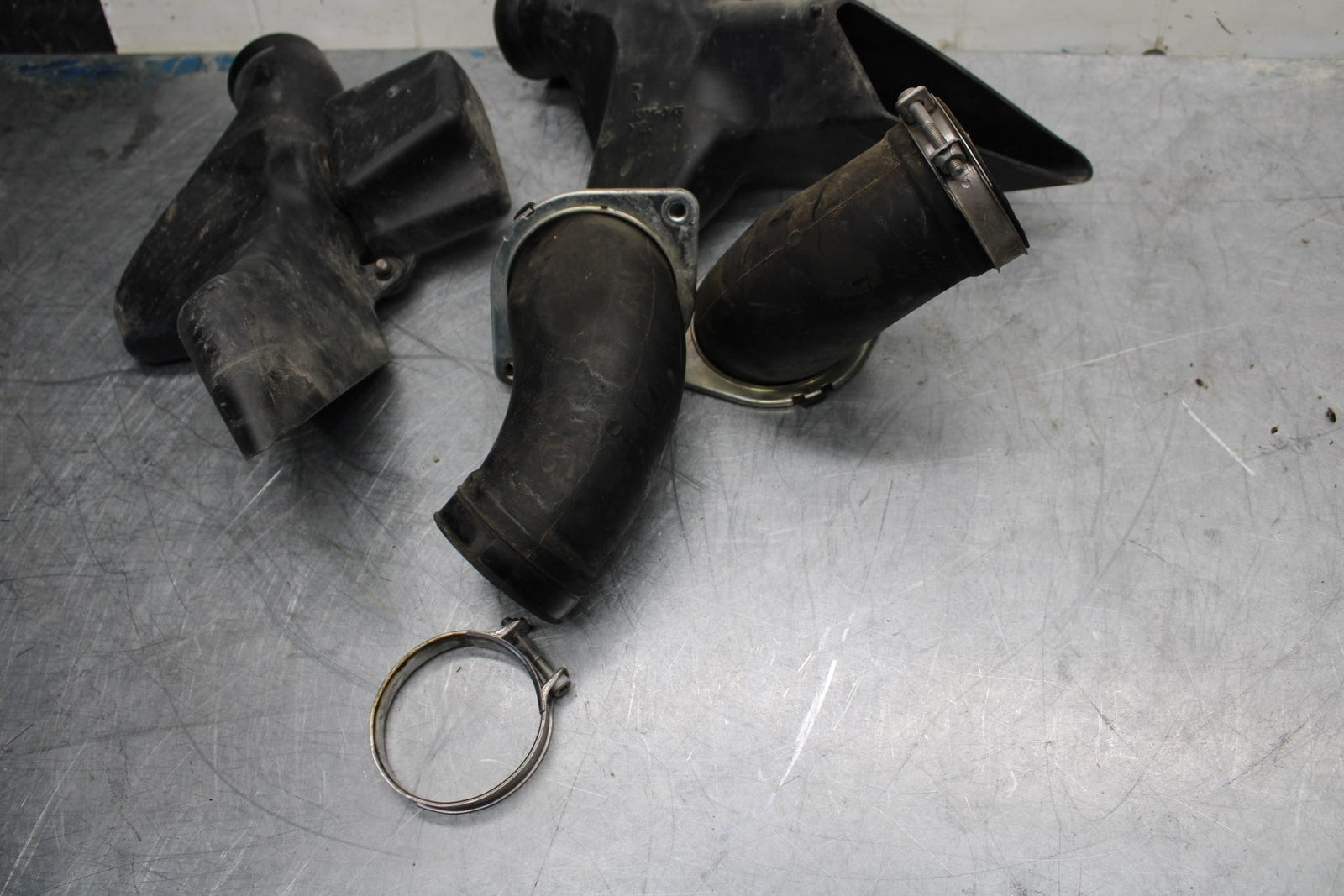 07-08 KAWASAKI CONCOURS 1400 ABS RIGHT LEFT AIR INTAKE DUCTS BB449