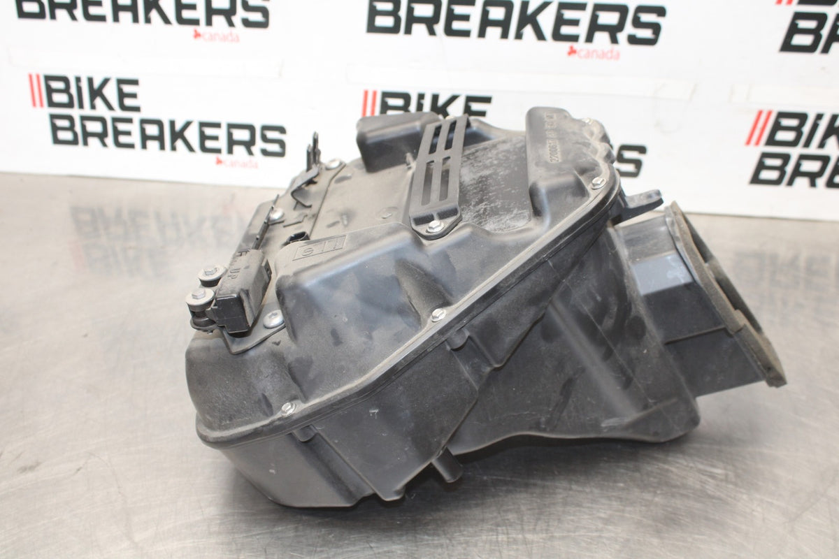 12 TRIUMPH STREET TRIPLE R AIRBOX AIR INTAKE FILTER BOX BB914