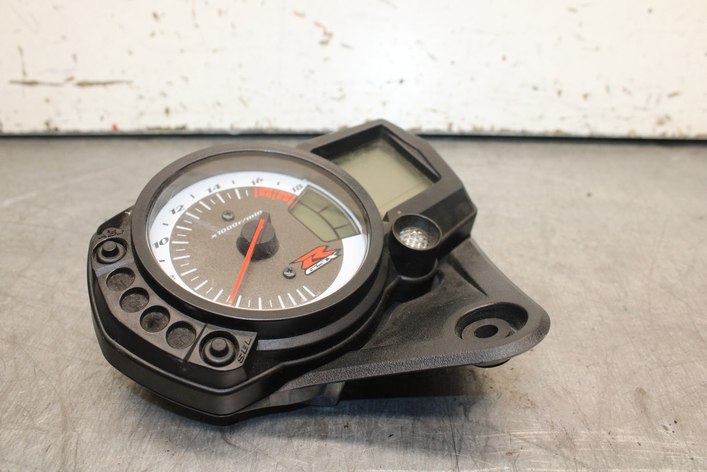 06-07 SUZUKI GSXR 600 SPEEDO TACH GAUGES CLUSTER SPEEDOMETER TACHOMETER BB243