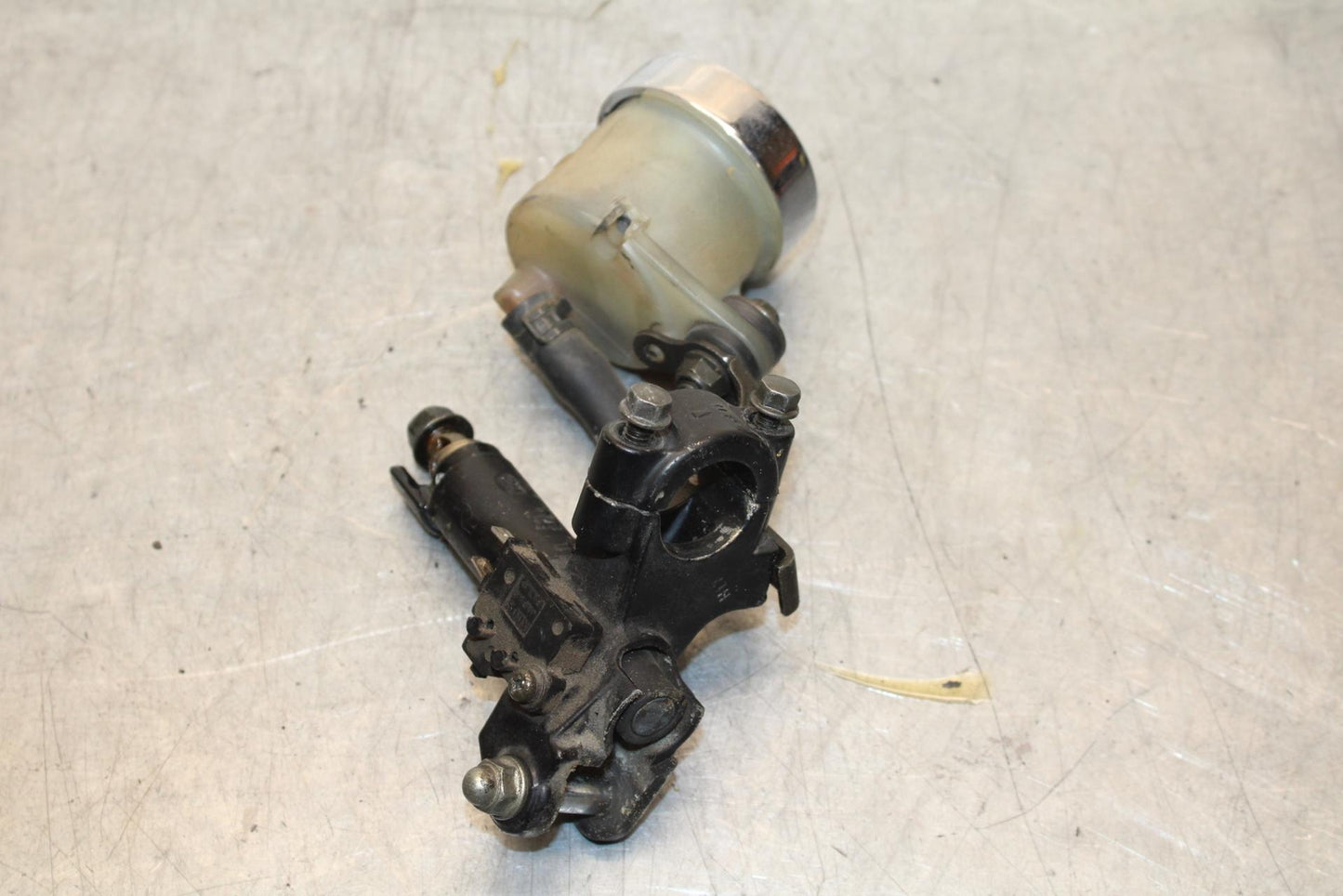1992 Honda CBR900RR FRONT BRAKE MASTER CYLINDER BB63