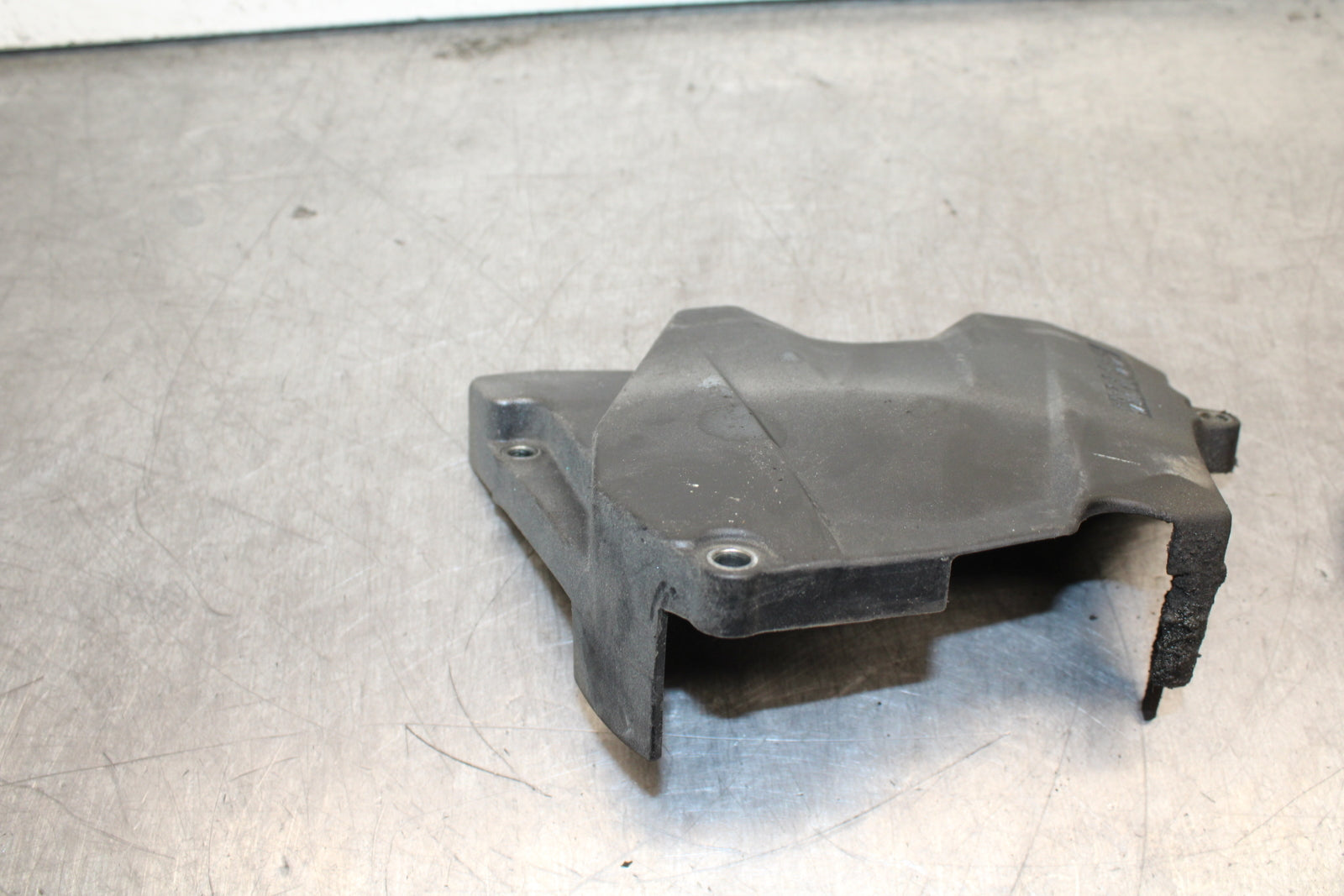 03-05 YAMAHA YZF R6  ENGINE SPROCKET COVER BB751