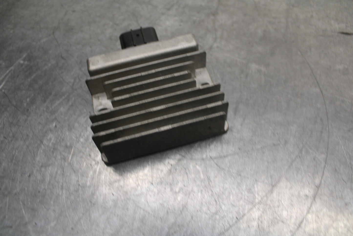 24 KAWASAKI NINJA 500 ABS RECTIFIER VOLTAGE REGULATOR BB744