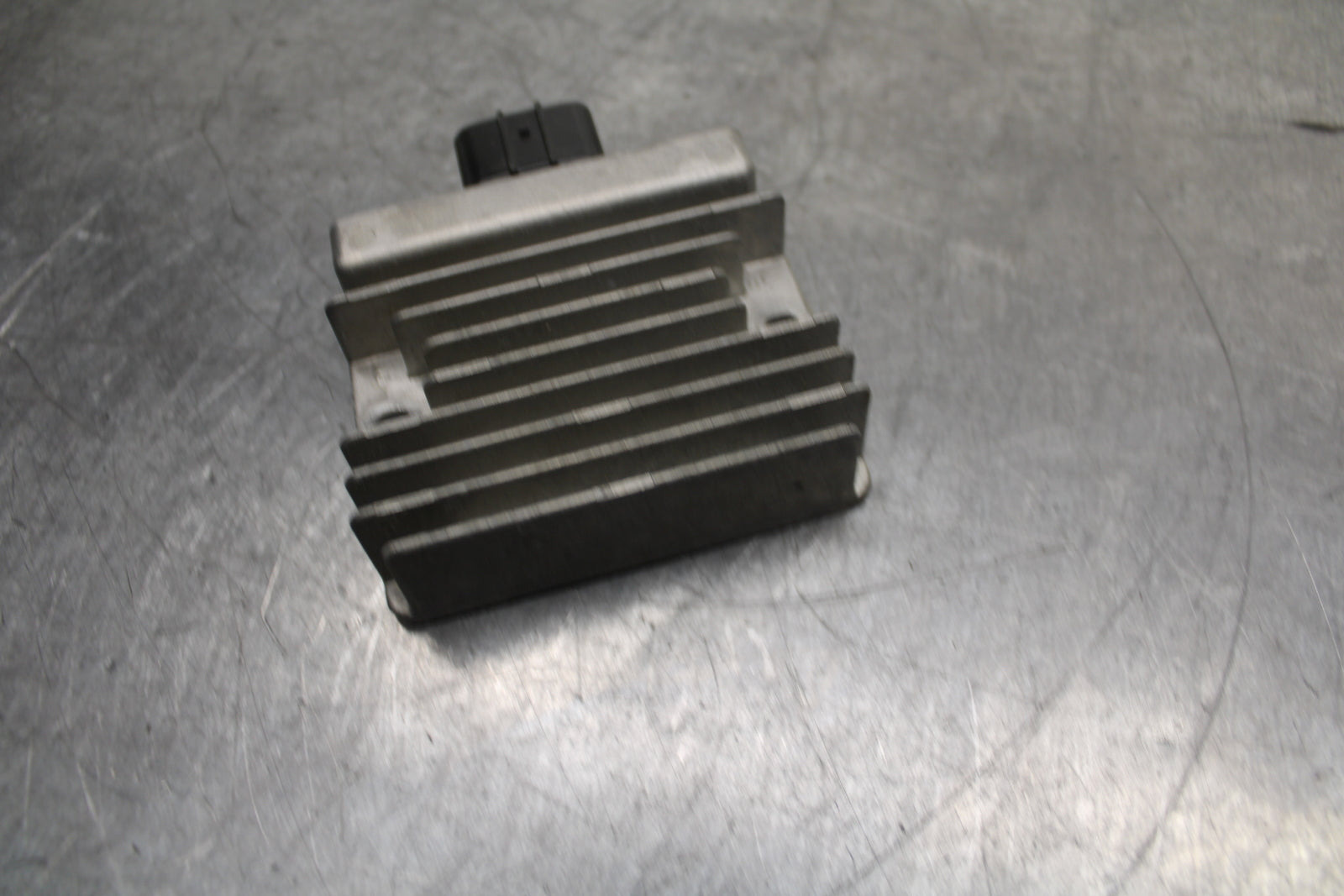 24 KAWASAKI NINJA 500 ABS RECTIFIER VOLTAGE REGULATOR BB744