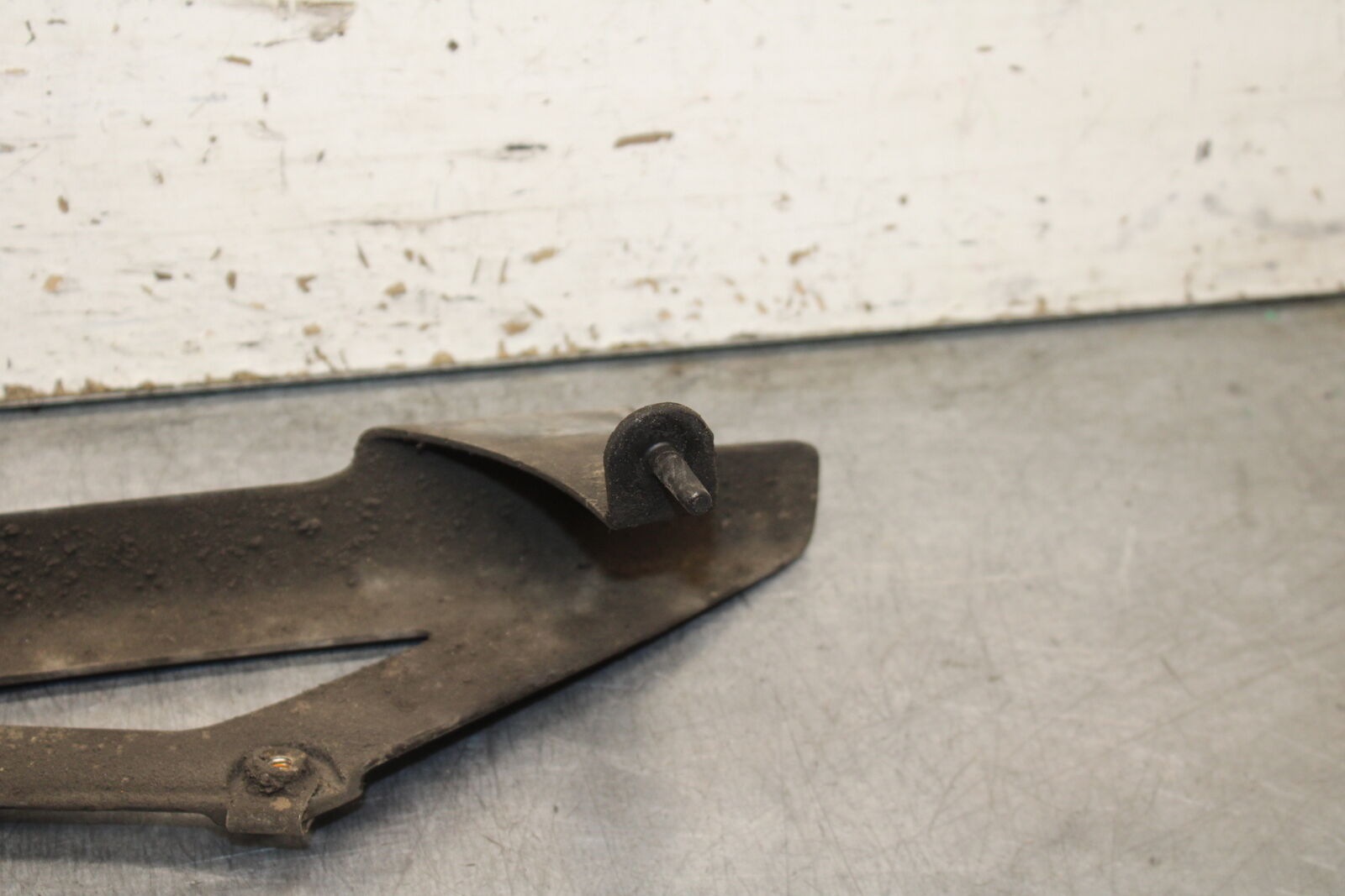 12-13 KAWASAKI Z1000 REAR BACK DRIVE CHAIN GUARD COVER SHIELD BB743