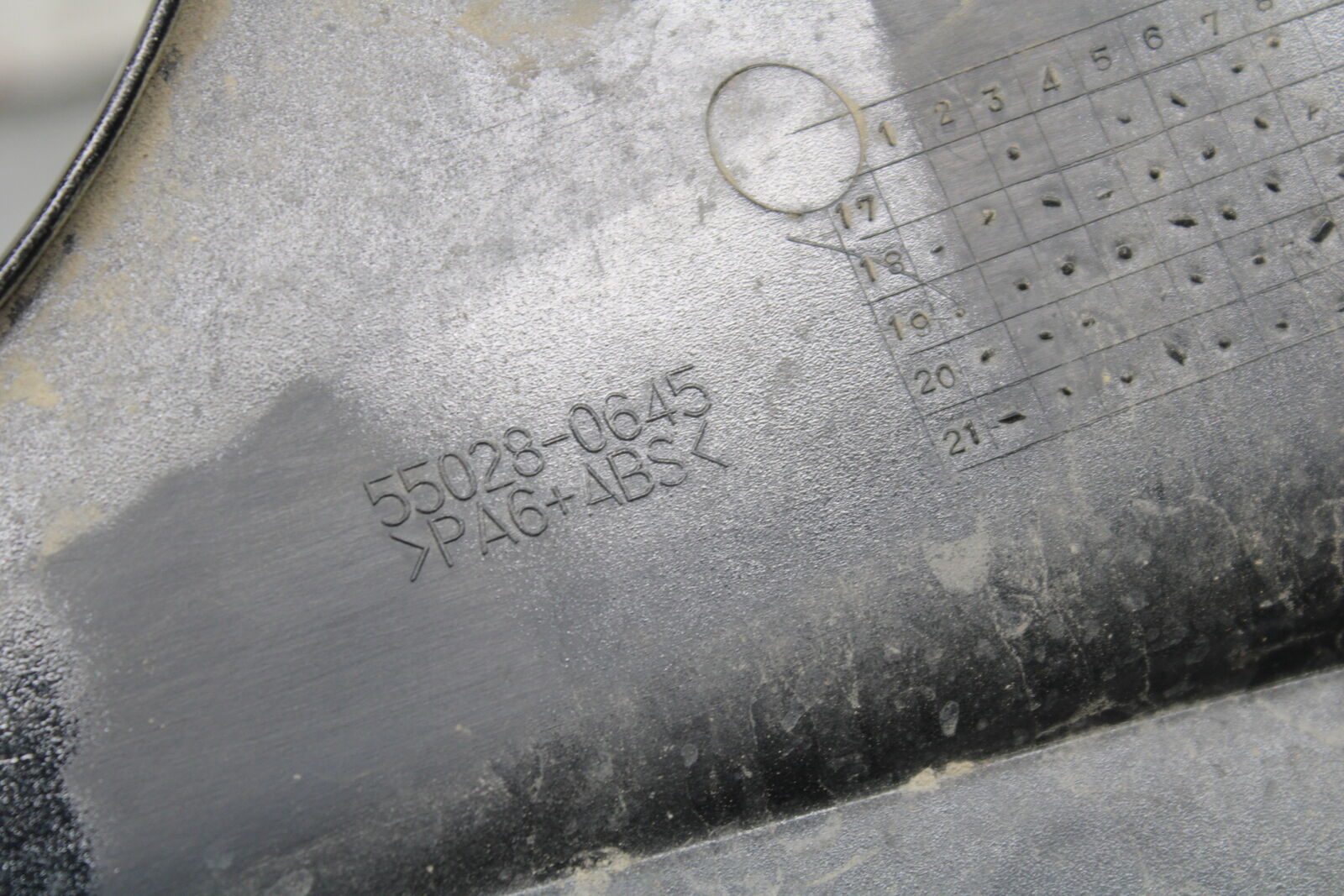 18-23 KAWASAKI NINJA 400 EX400 ABS LEFT LOWER BOTTOM BELLY SIDE FAIRING BB747