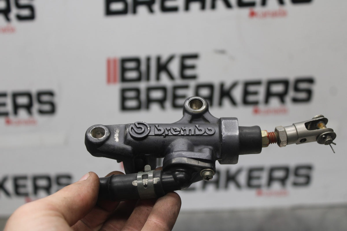 03 YAMAHA YZF R1 REAR BACK BRAKE MASTER CYLINDER W RESERVOIR BB895