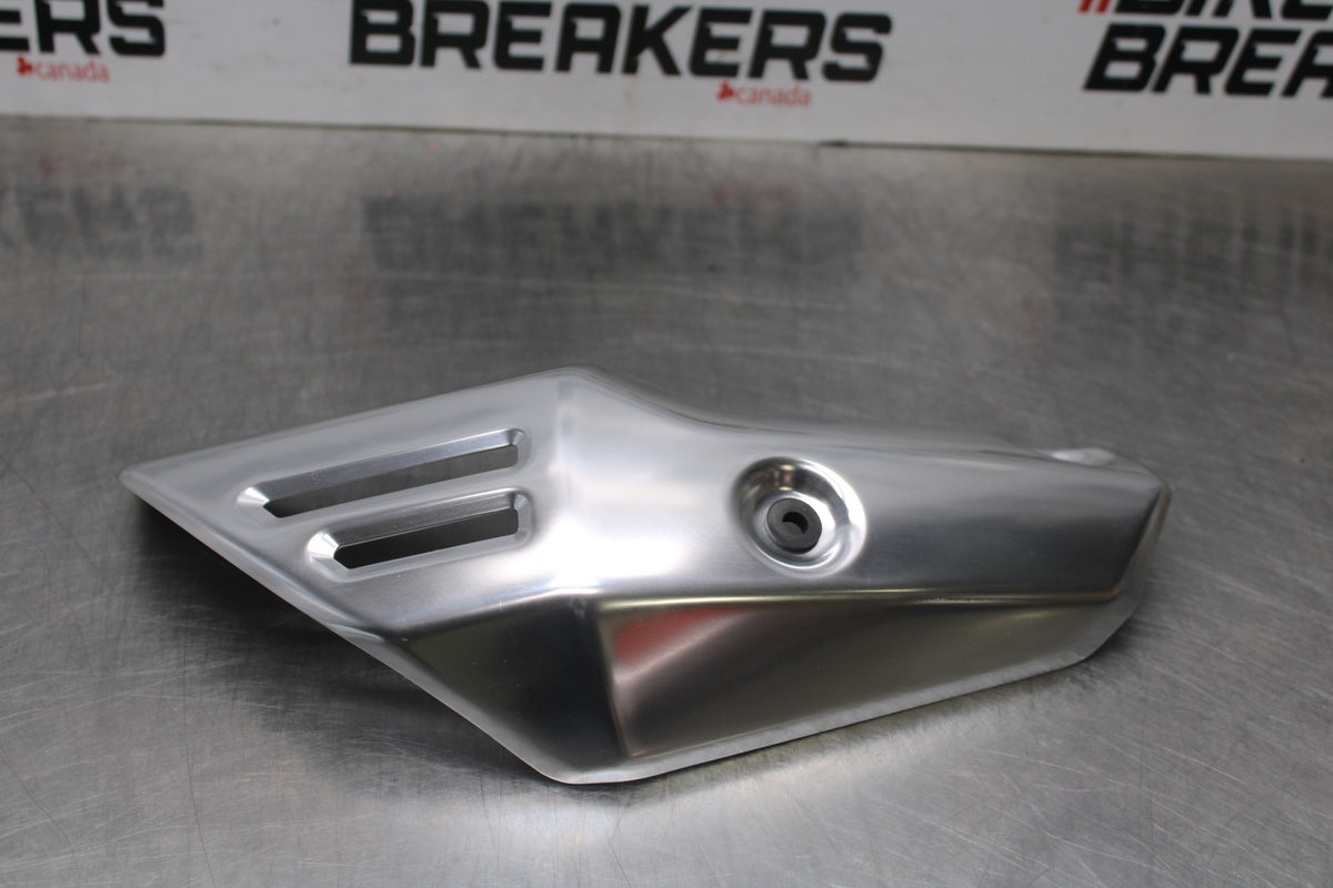 18 SUZUKI GSXR1000 REAR BACK MUFFLER EXHAUST PIPE COVER HEAT SHIELD GUARD BB642