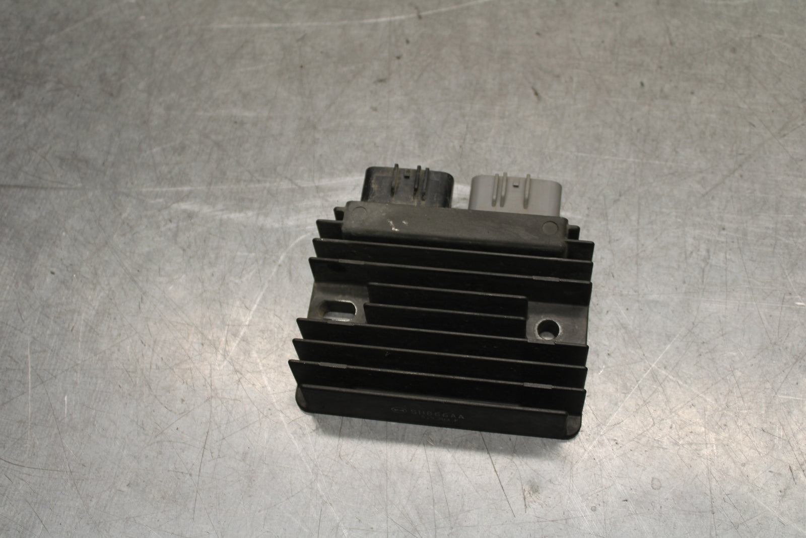 16 KAWASAKI NINJA ZX10R RECTIFIER VOLTAGE REGULATOR 21066-0748  BB650