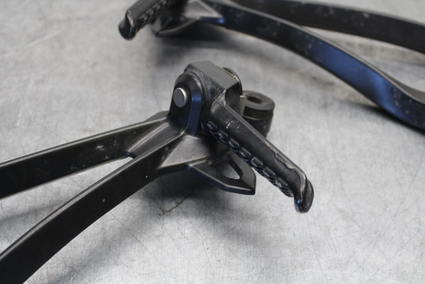 09-12 KAWASAKI NINJA ZX6R REAR BACK PASSENGER PEG SET PAIR BB698