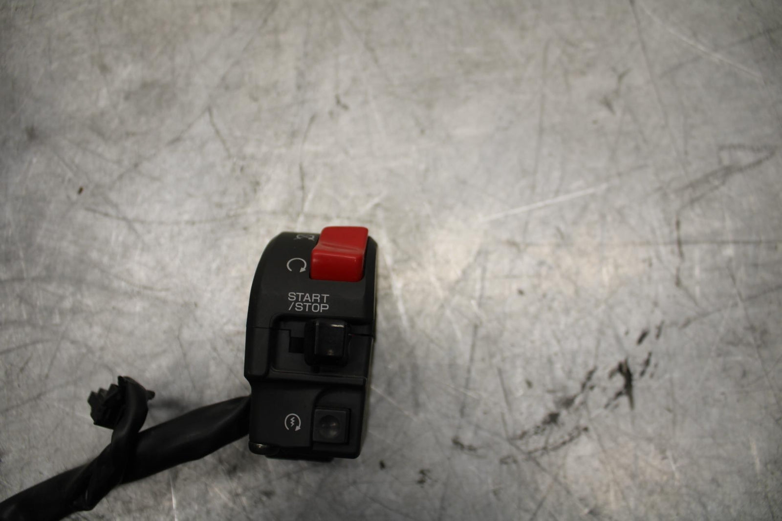 2009 Kawasaki Ninja ZX6R ZX600R RIGHT CLIP ON HANDLE KILL OFF START SWITCH BB548