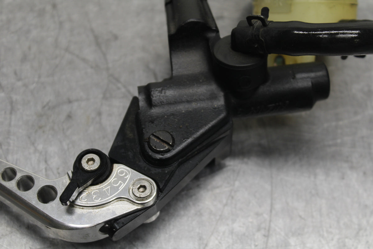 93 SUZUKI GSXR750W FRONT BRAKE MASTER CYLINDER w/ LEVER  BB112
