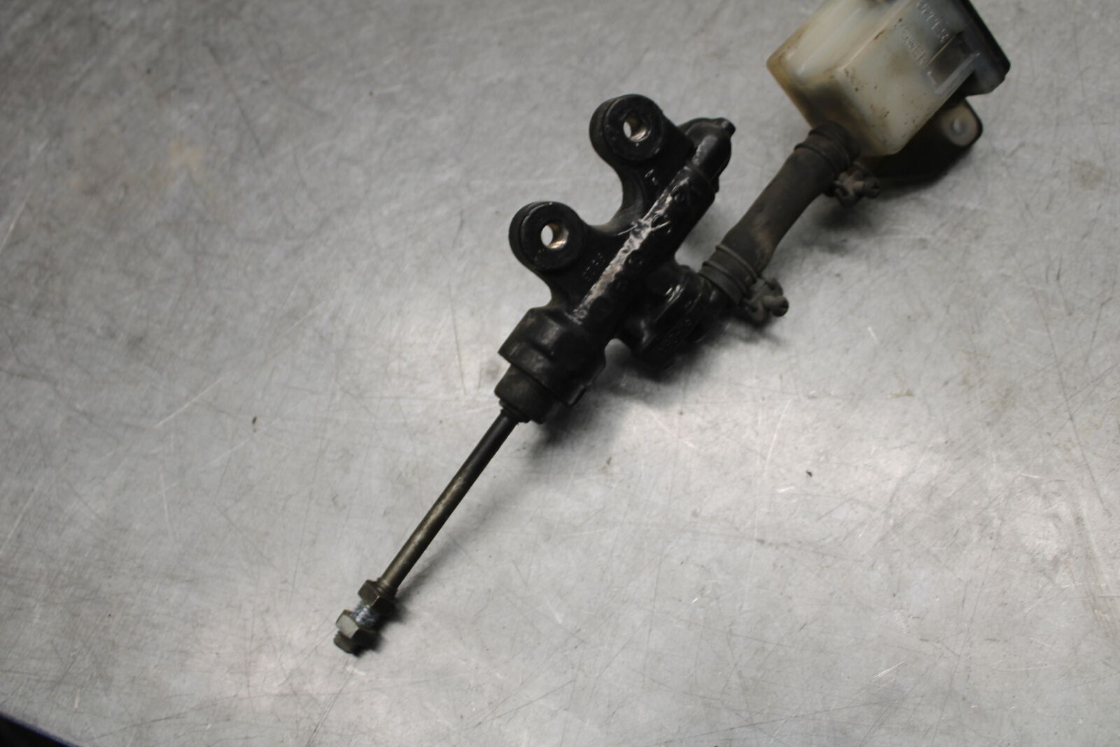 85-86 SUZUKI MADURA 1200 REAR BACK BRAKE MASTER CYLINDER W RESERVOIR  BB691