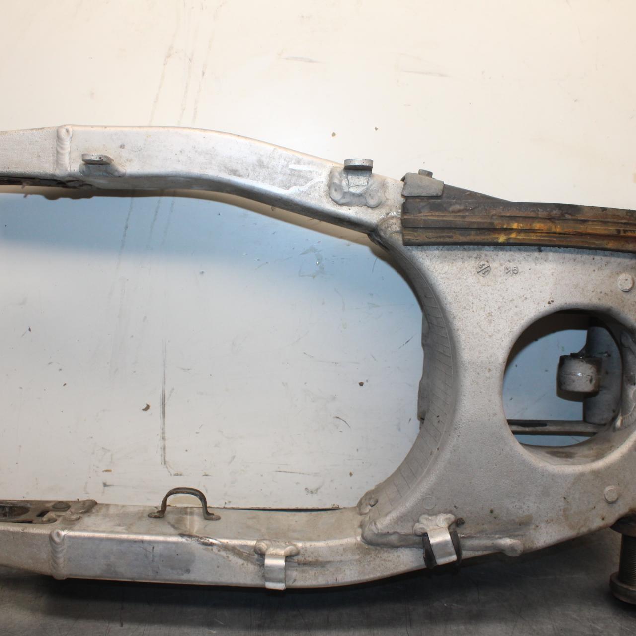1999 Suzuki GSXR600 REAR SWINGARM BACK SUSPENSION SWING ARM 61000-34E00 BB608
