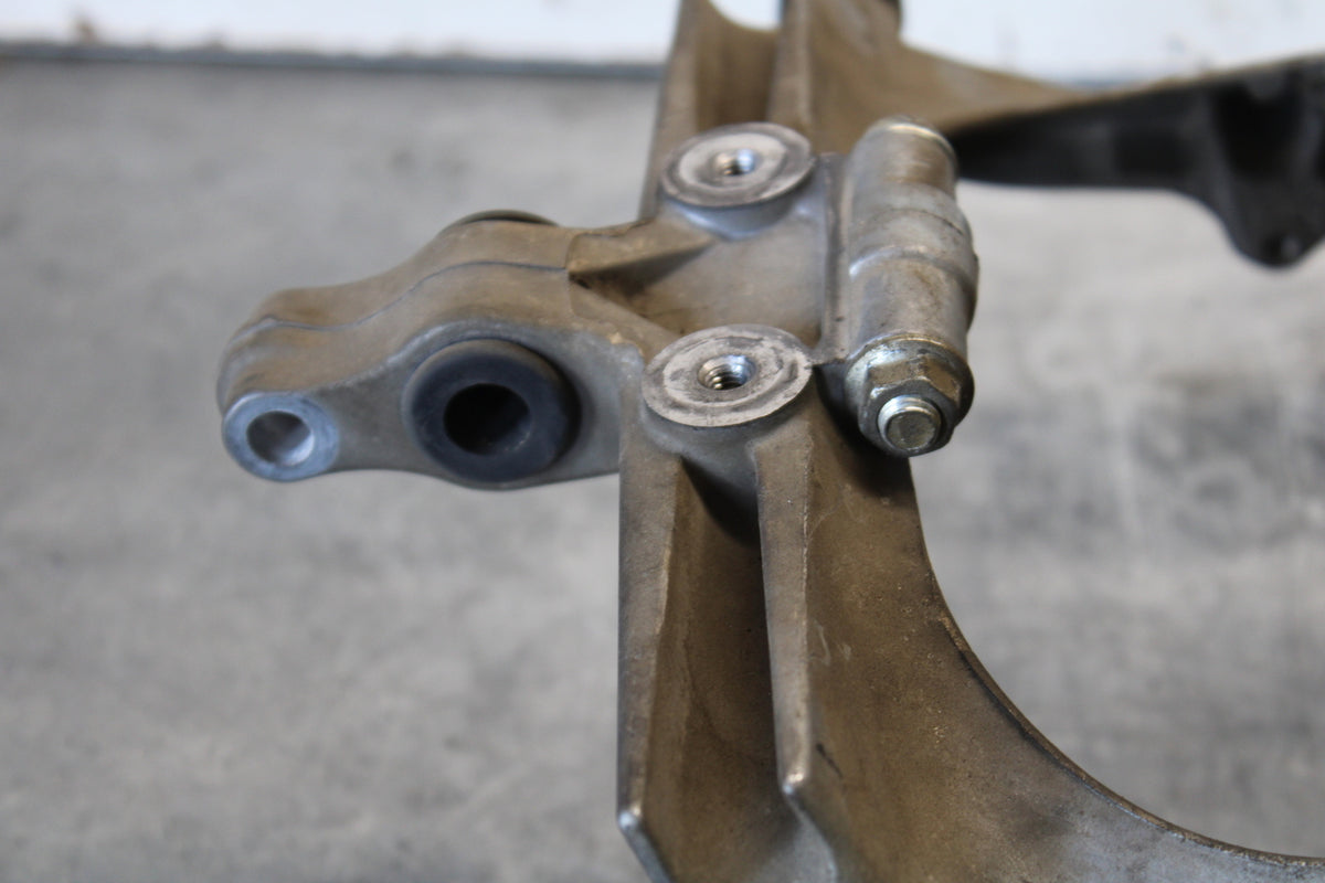 03-04 HONDA CBR600RR REAR SUBFRAME BACK SUB FRAME 50200-MEE-000 BB661