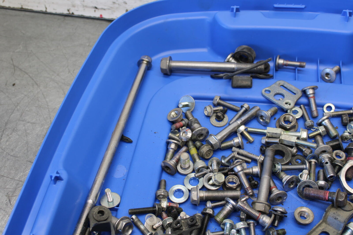 19-22 KAWASAKI Z400 ENGINE MOUNTING BOLTS HARDWARE MOTOR SCREWS BB708