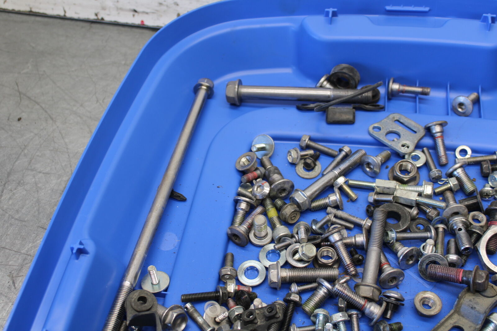 19-22 KAWASAKI Z400 ENGINE MOUNTING BOLTS HARDWARE MOTOR SCREWS BB708