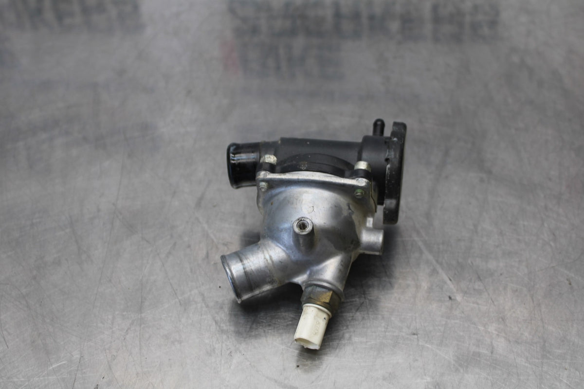 08 KAWASAKI VULCAN 900 THERMOSTAT W HOUSING ASSEMBLY BB184