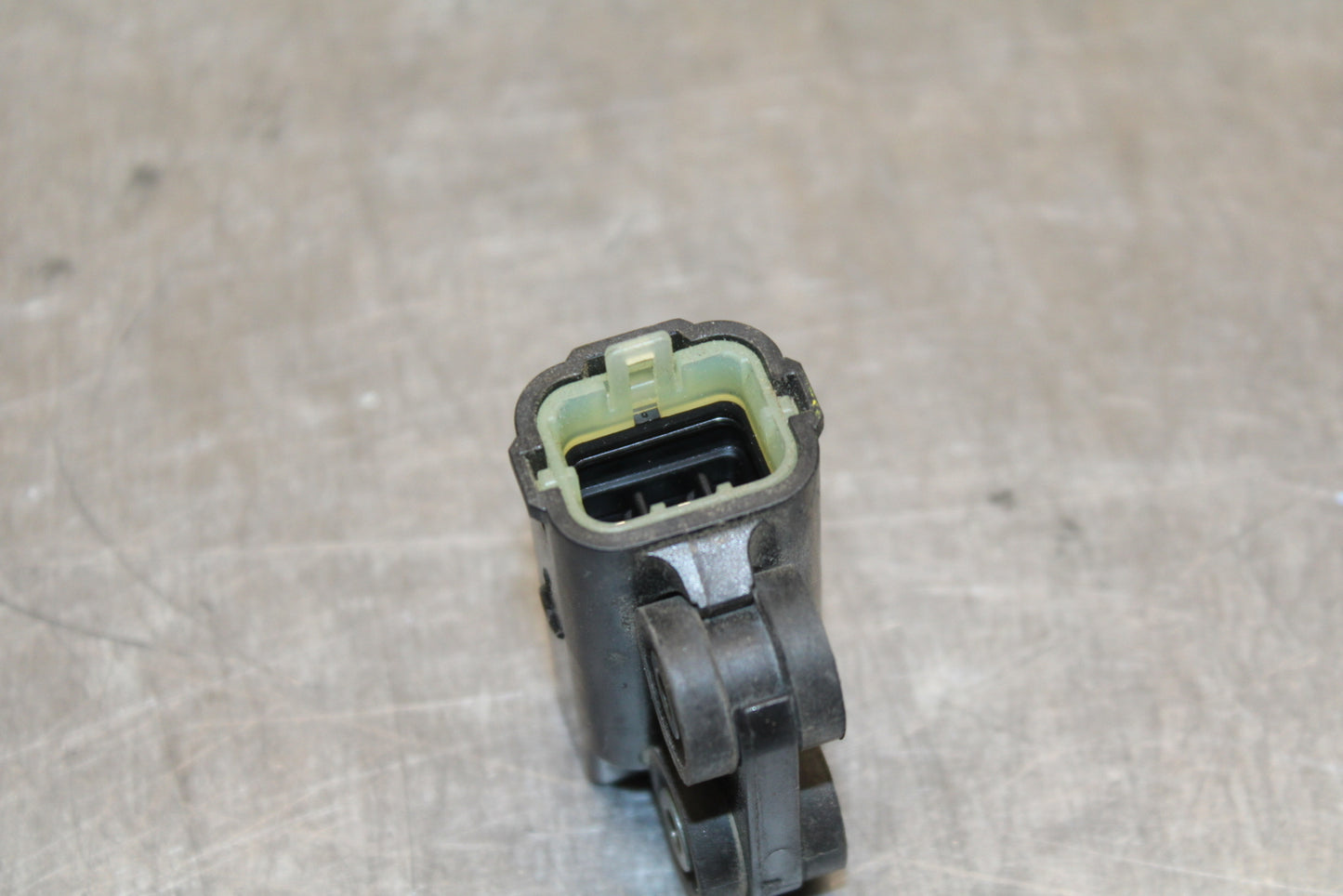 03-05 YAMAHA YZF R6  TIP OVER BANK ANGLE CRASH SENSOR SWITCH  BB132