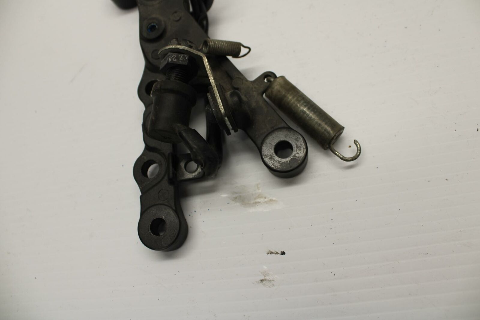08-16 YAMAHA YZF R6 RIGHT REARSET REAR SET DRIVER BRACKET BB247