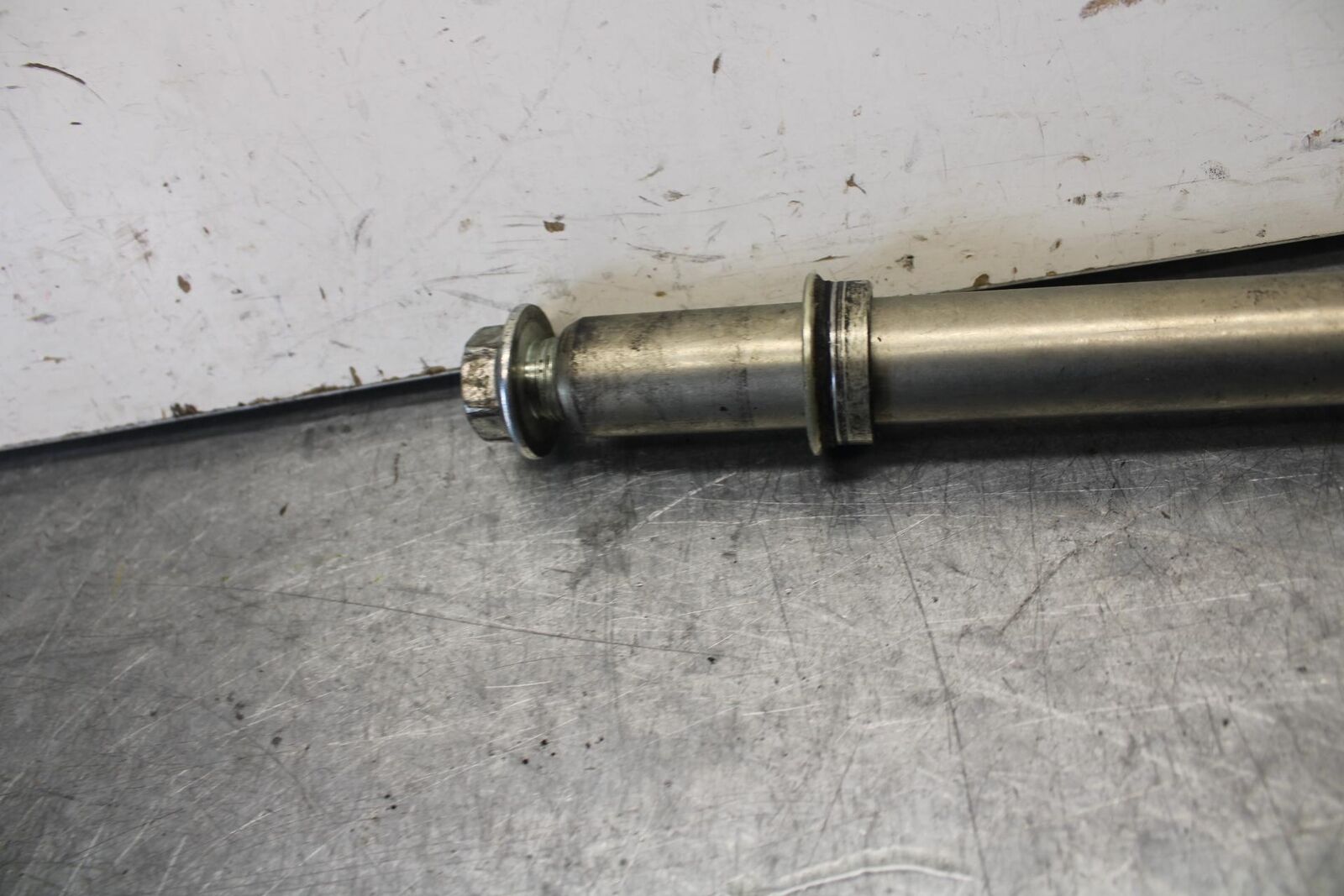 08-10 SUZUKI GSXR 600  FRONT WHEEL RIM AXLE PIVOT BOLT BB101