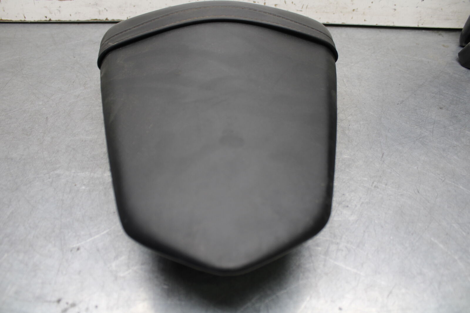 15-17 YAMAHA YZF R3 REAR BACK PASSENGER TANDEM SEAT PAD SADDLE PILLION BB651