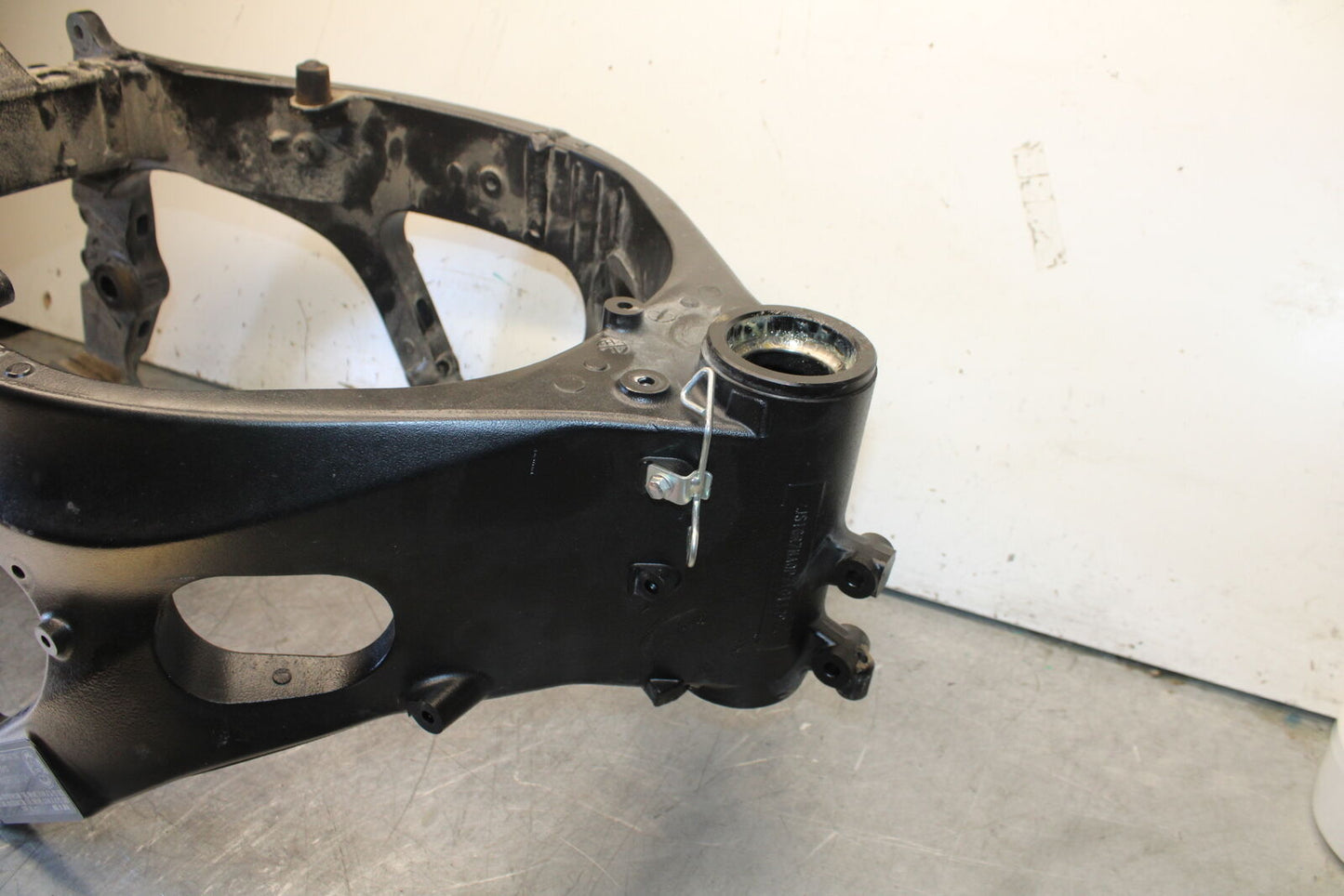 11-23 SUZUKI GSXR 750 FRAME CHASSIS BB630