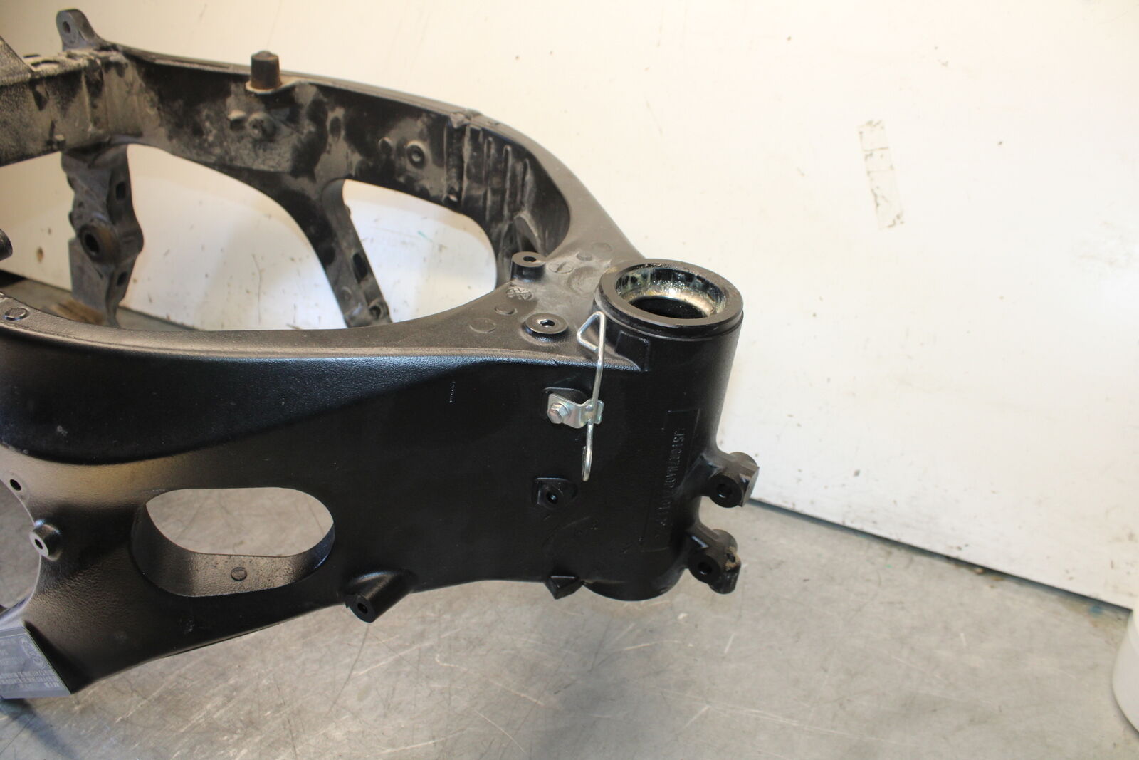 11-23 SUZUKI GSXR 750 FRAME CHASSIS BB630