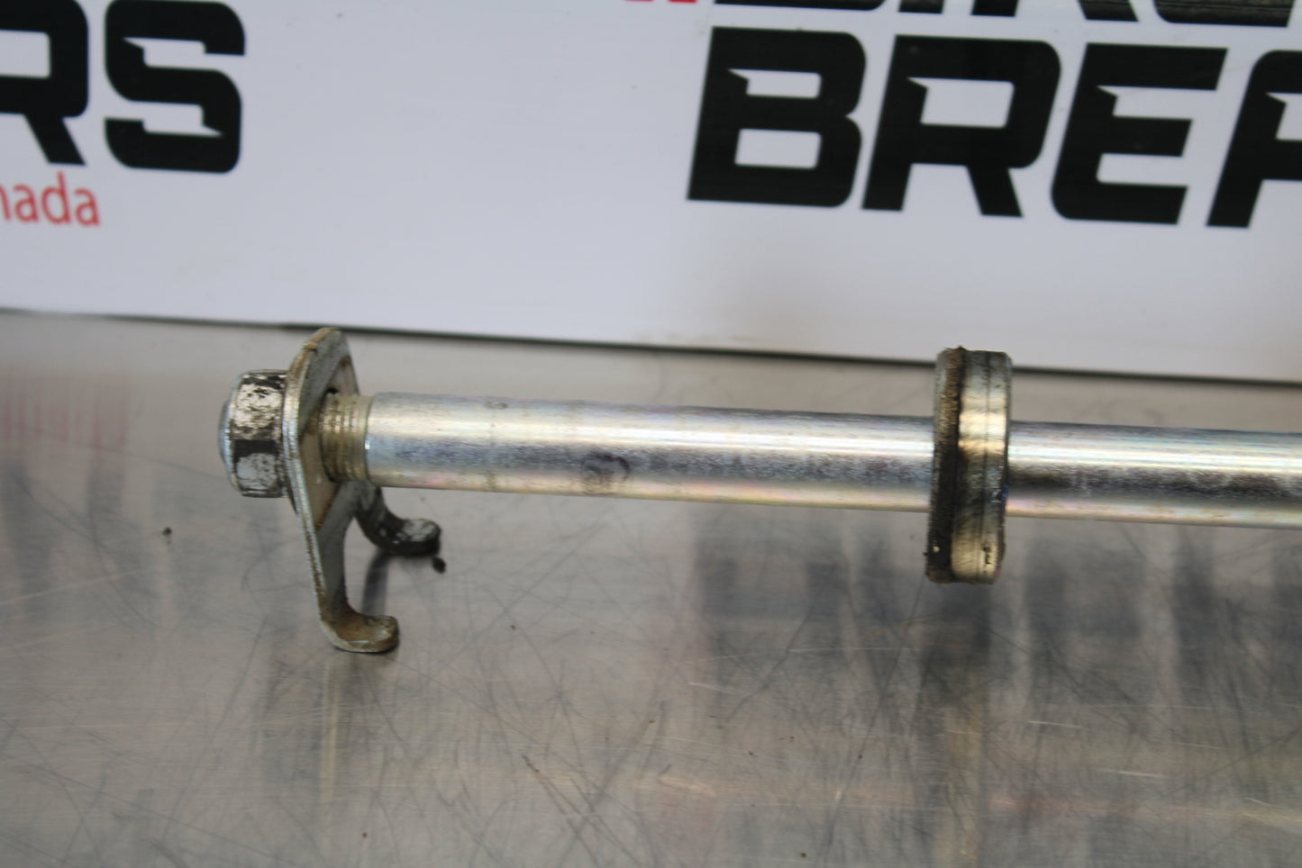 09-15 YAMAHA FZ6R REAR AXLE BACK WHEEL RIM PIVOT BOLT AXEL BB161