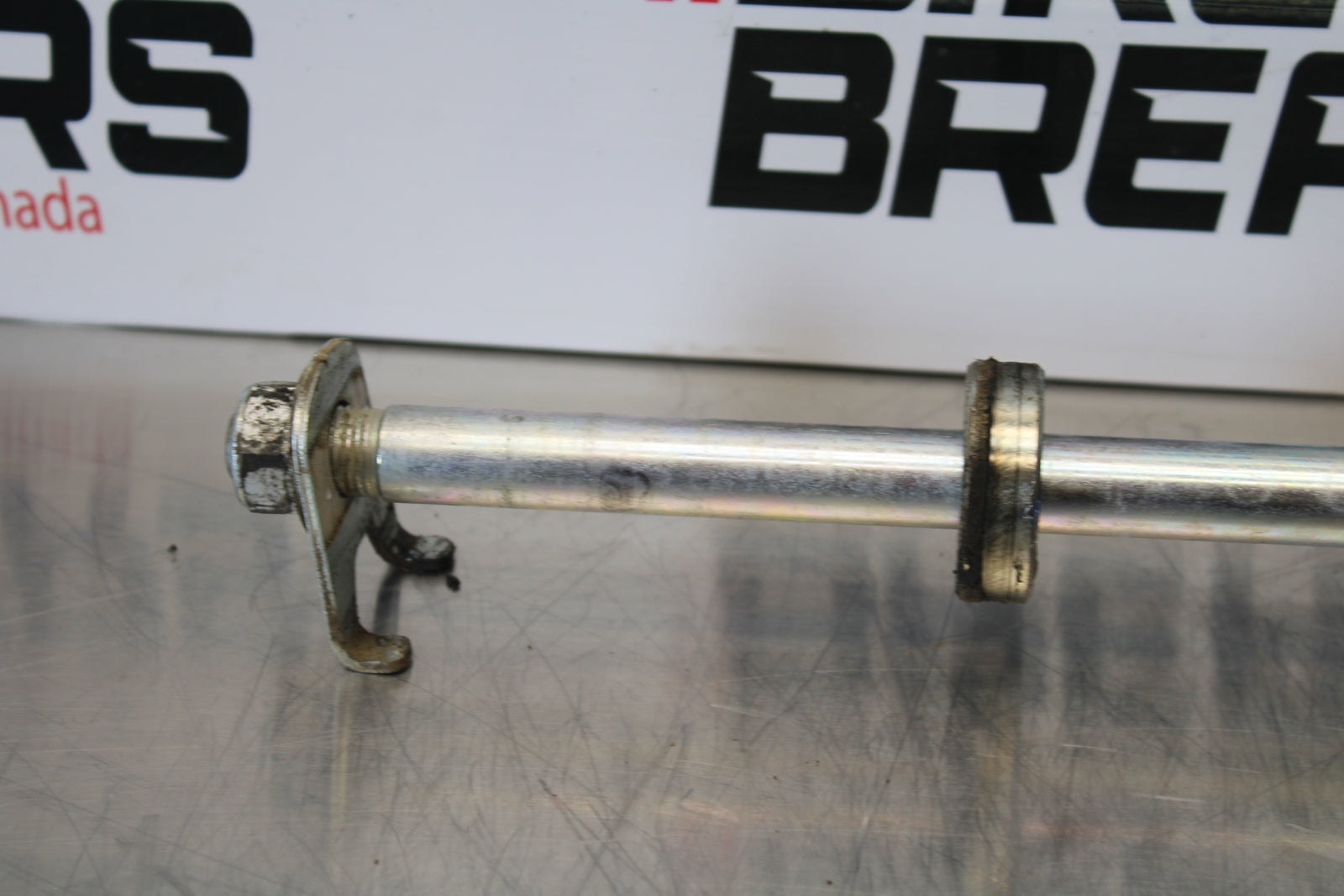 09-15 YAMAHA FZ6R REAR AXLE BACK WHEEL RIM PIVOT BOLT AXEL BB161