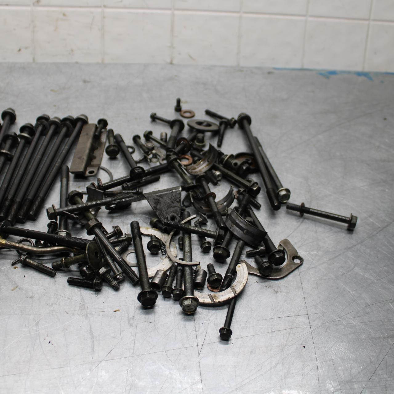 99-07 SUZUKI HAYABUSA GSX1300R ENGINE LEFTOVER CYLINDER HEAD BOLT BB426