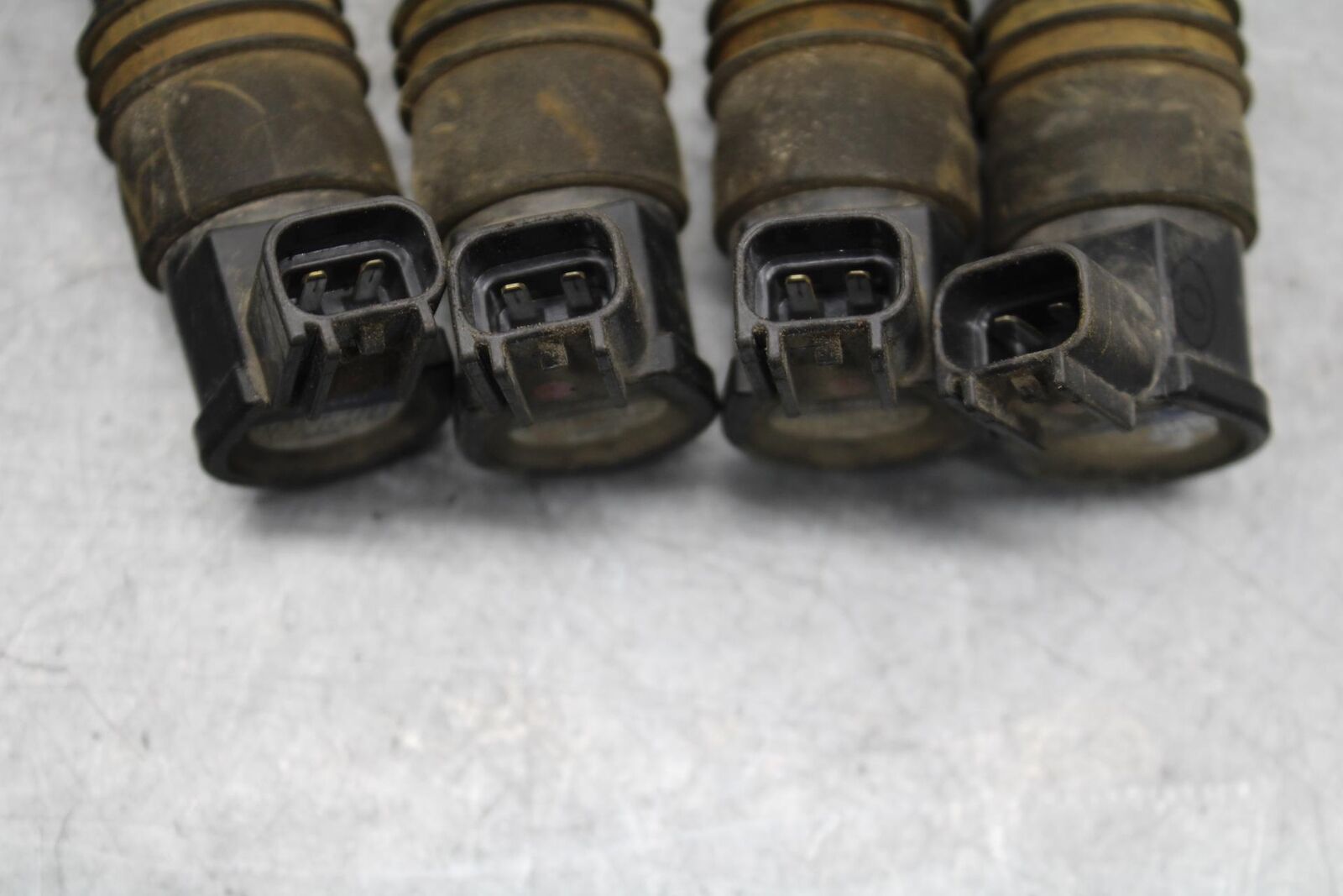 2001 Suzuki GSXR600 IGNITION COIL SPARK PLUG CAPS 33410-35F00 33410-35F10 BB59