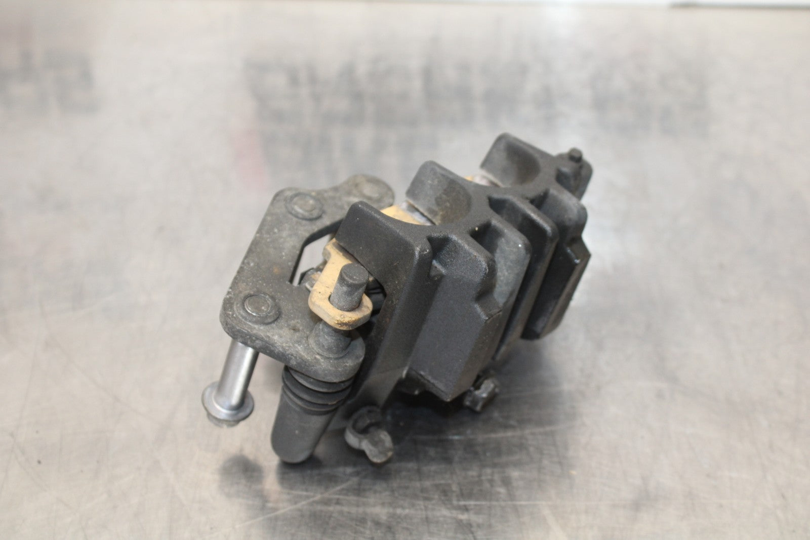 08 KAWASAKI VULCAN 900 FRONT BRAKE CALIPER BB184