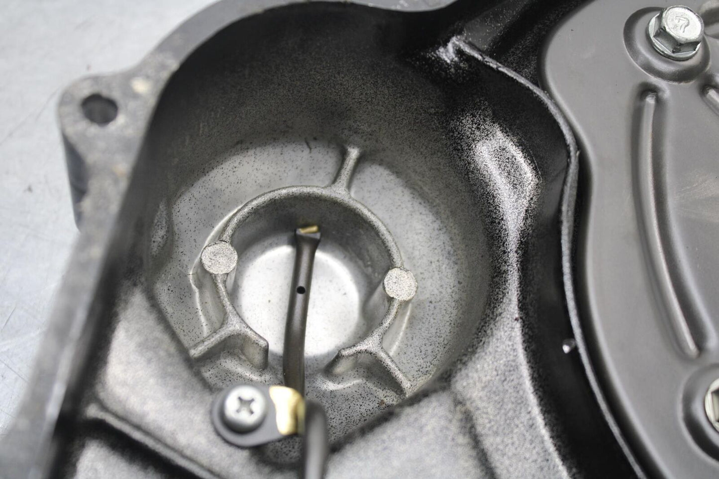 1985 Kawasaki Ninja 900R ZX900A CLUTCH SIDE ENGINE MOTOR COVER BB84