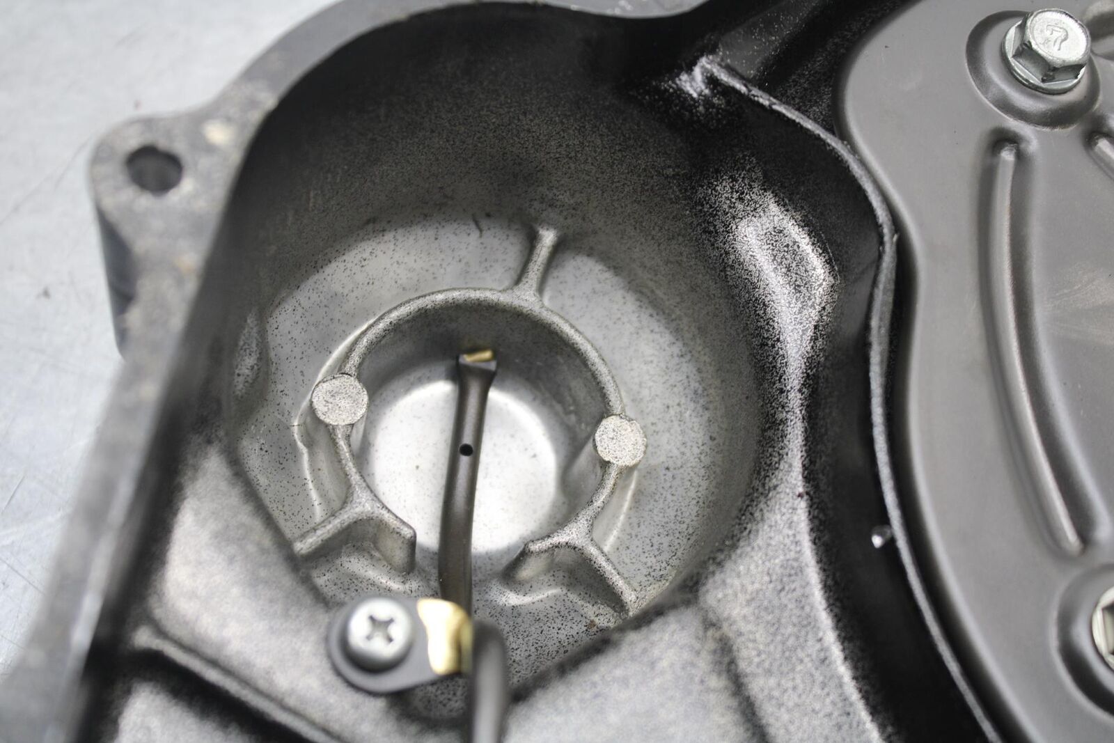 1985 Kawasaki Ninja 900R ZX900A CLUTCH SIDE ENGINE MOTOR COVER BB84