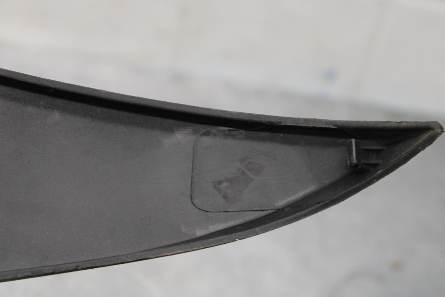 2007 Yamaha YZF R6 LEFT FRONT UPPER MID SIDE FAIRING COWL PLASTIC BB590