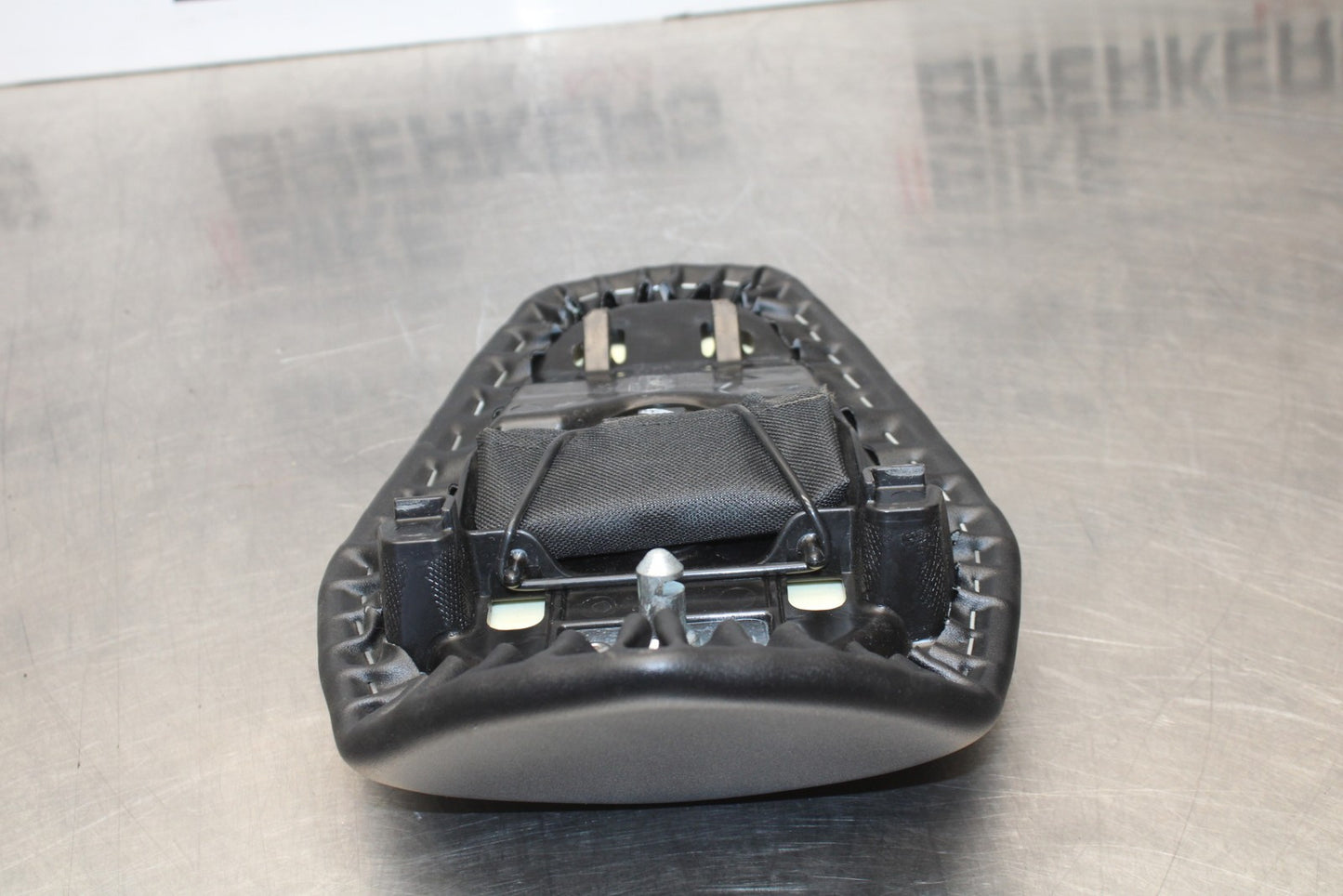 24-25 KAWASAKI NINJA ZX4R REAR PASSENGER TANDEM SEAT PAD SADDLE PILLION BB610