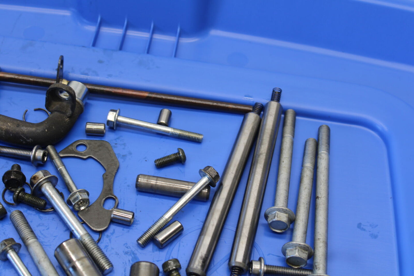 08-09 YAMAHA YZF R6S ENGINE MOUNTING BOLTS HARDWARE MOTOR SCREWS  BB690