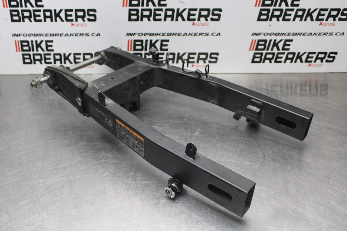 18-26 KAWASAKI Z400 REAR SWINGARM BACK SUSPENSION SWING ARM BB852
