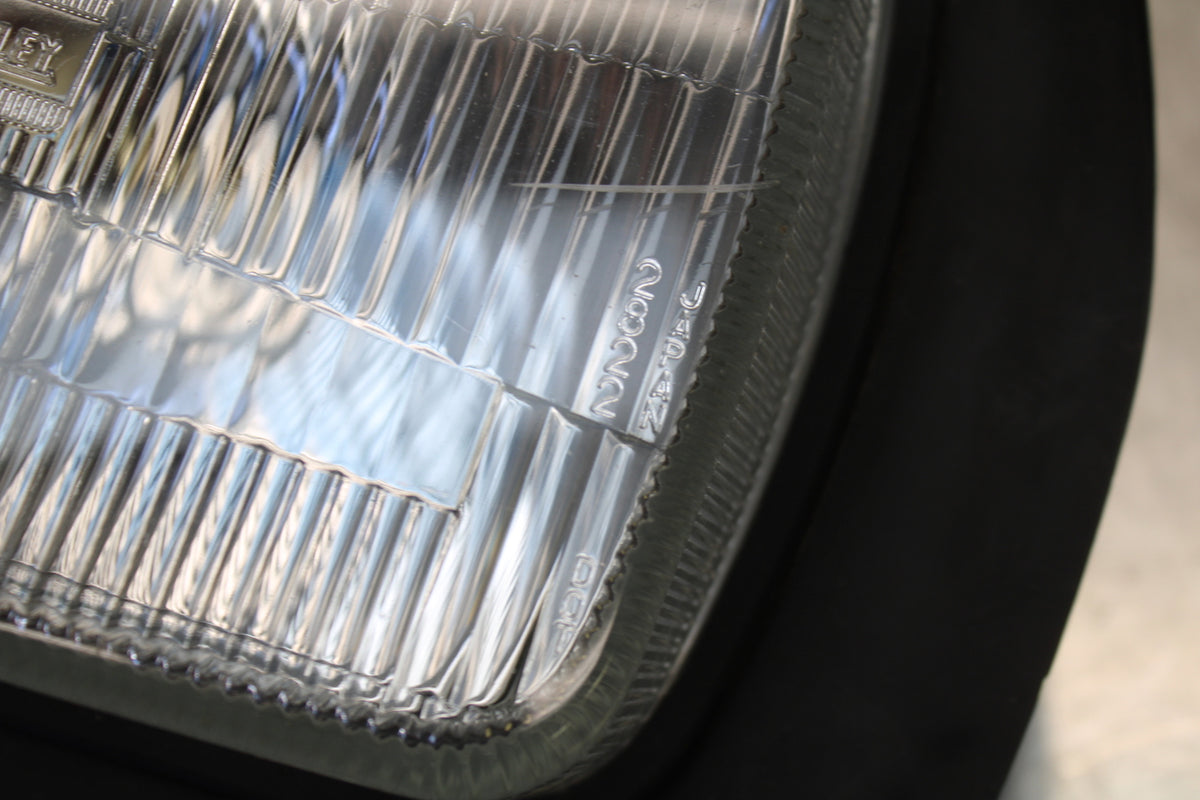86 SUZUKI GS750ES FRONT HEADLIGHT HEAD LIGHT LAMP BB140