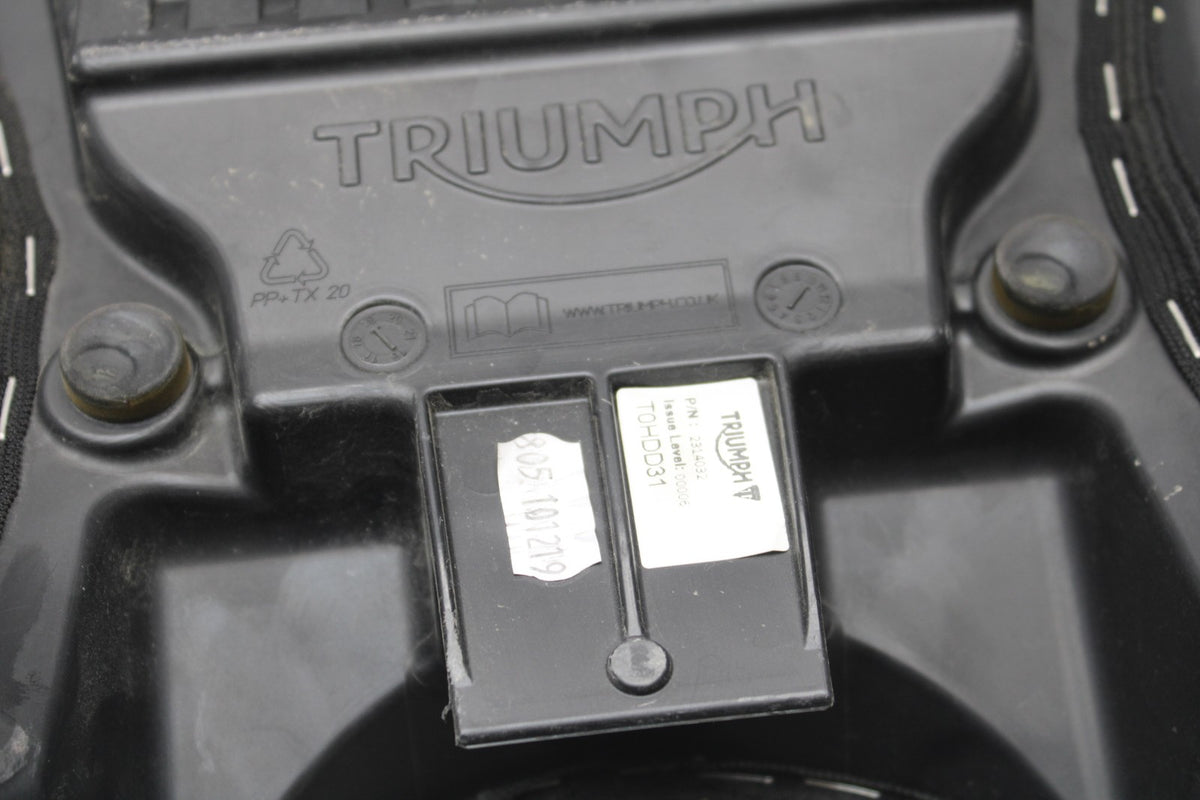 20 TRIUMPH STREET TRIPLE 765 FRONT DRIVERS SEAT PAD SADDLE PILLION BB864