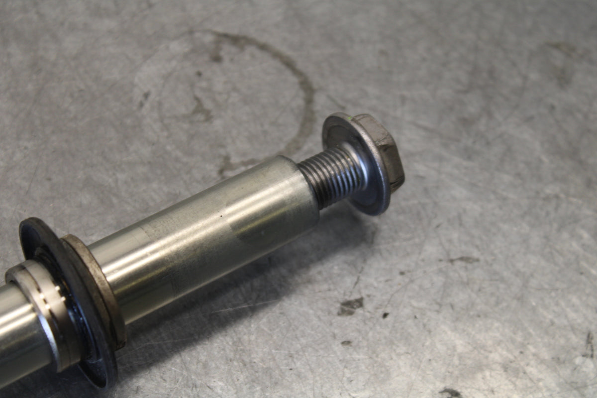 07-08 YAMAHA YZF R1 FRONT WHEEL RIM AXLE PIVOT BOLT BB675