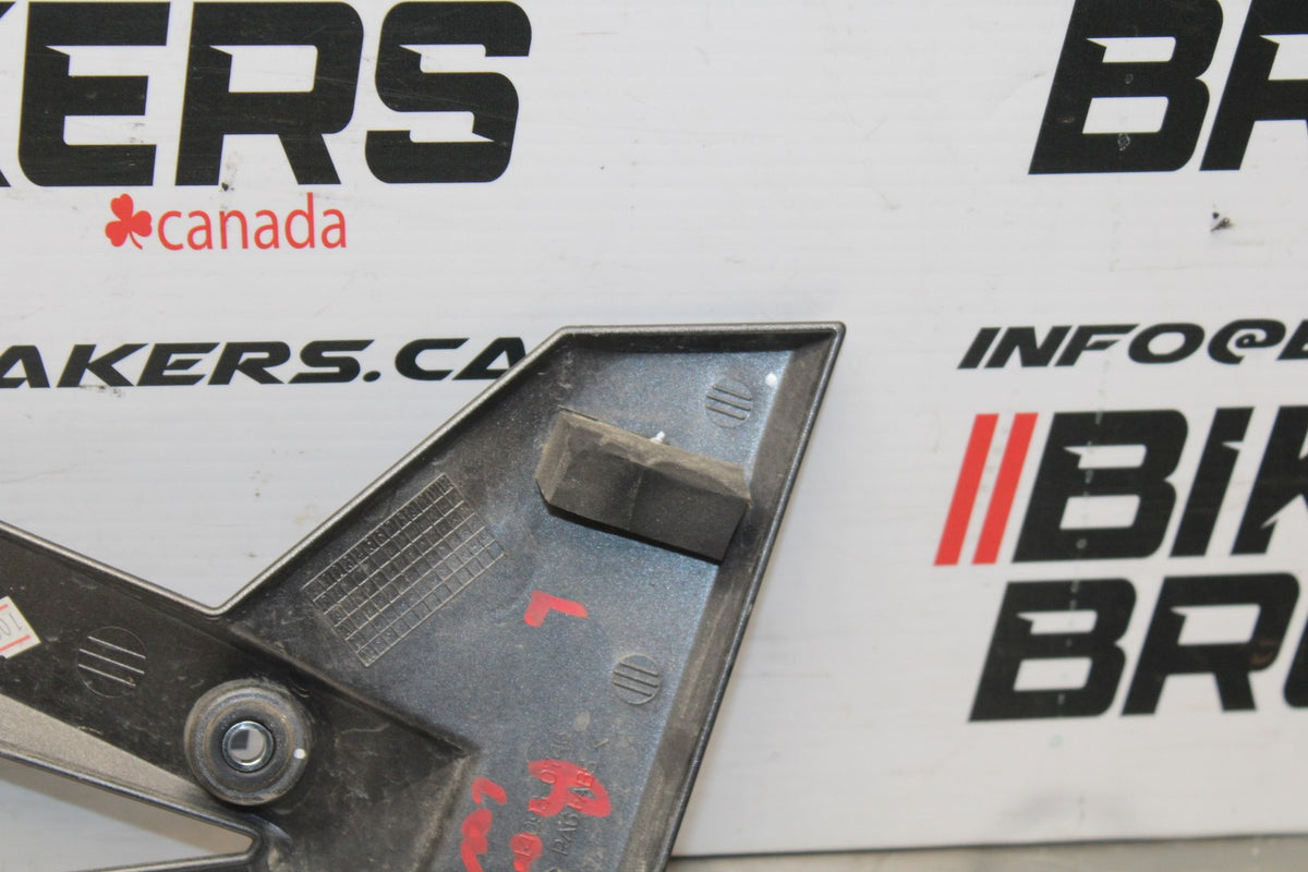 18-26 KAWASAKI Z400 LEFT MID UPPER SIDE FAIRING COWL PLASTIC BB852